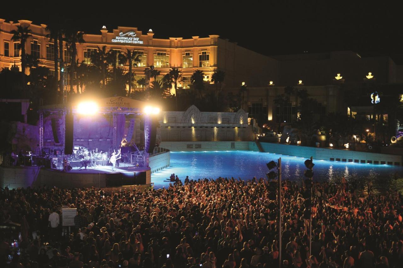 Mandalay Bay Hotel Las Vegas Exterior photo